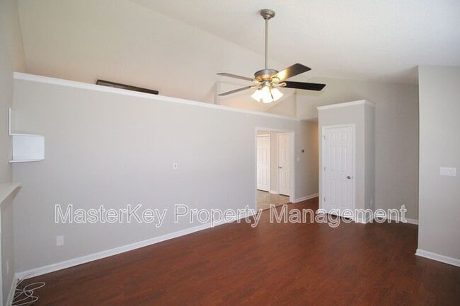 Photo - 305 Noonday Ct