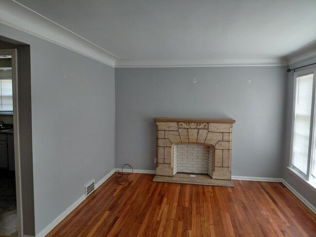 Photo - 4 bedroom, 2 full bath bungalow near Cedar and Warrensville