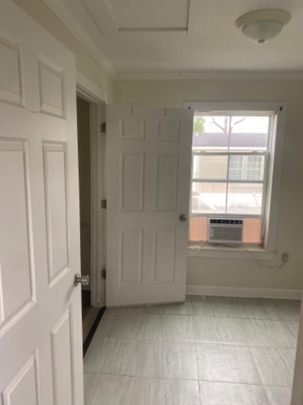 Photo - 5635 Leon St