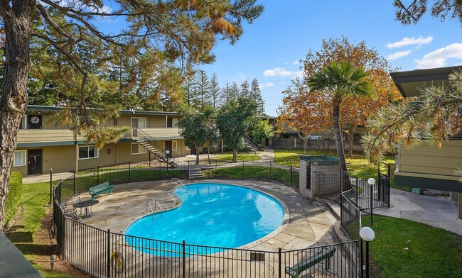 Emerald Estates Apartments