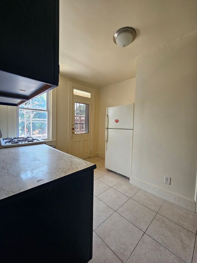 Photo - 121 Laurel St Unit 121 LAUREL AVE. #2