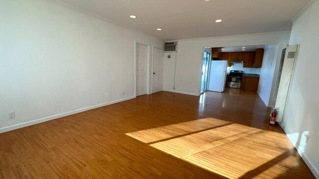 Photo - 524 Sanders Ave