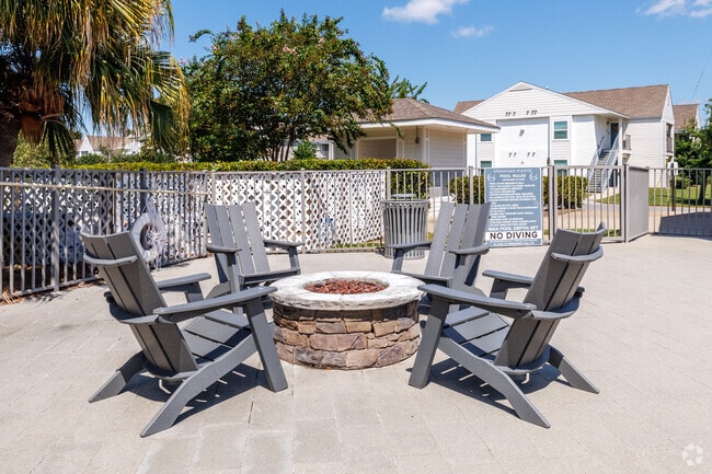 Outdoor Seating and Firepit