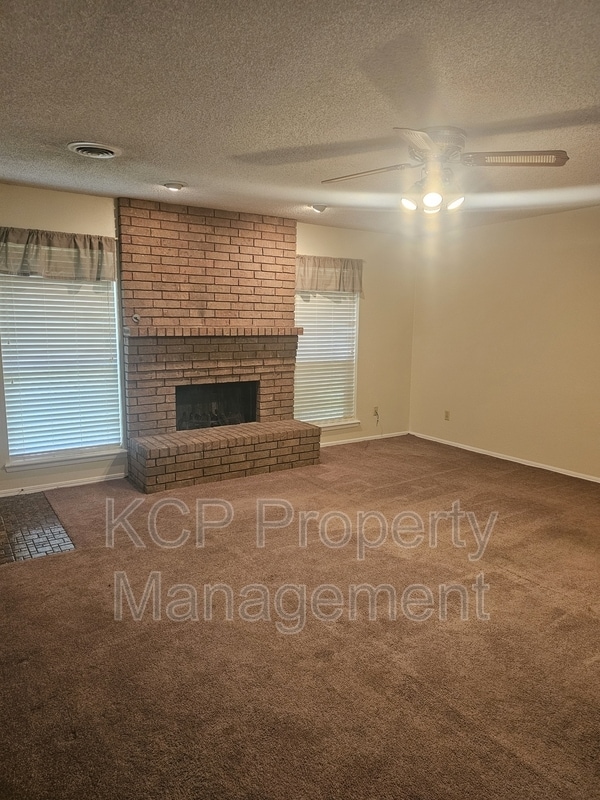 Building Photo - 9416 Bryn Mawr Cir Rental