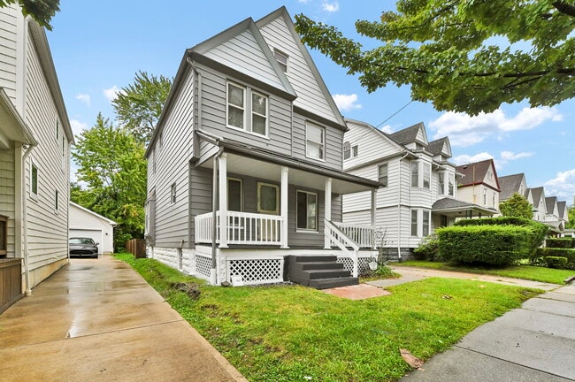 Building Photo - 1423 E 111th St Rental