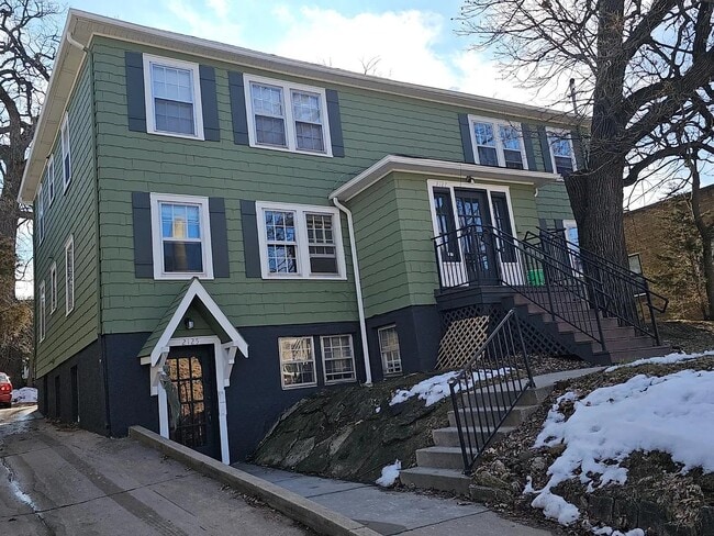 Building Photo - 2125 University Ave Unit 1