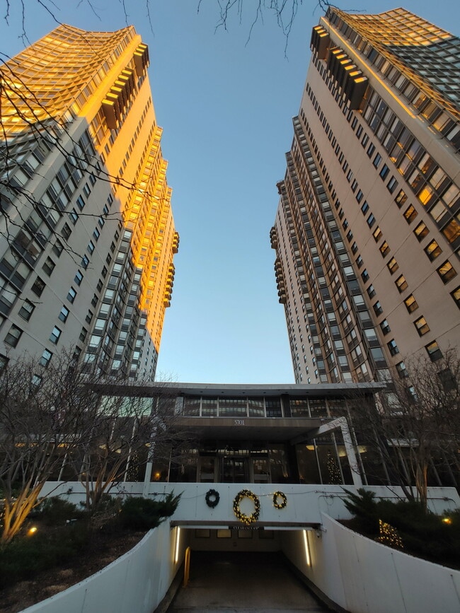 Photo - 5701 N Sheridan Rd Unit 220