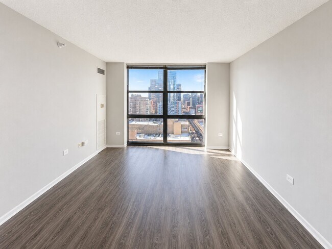 Photo - 605 W Lake St Unit 1311