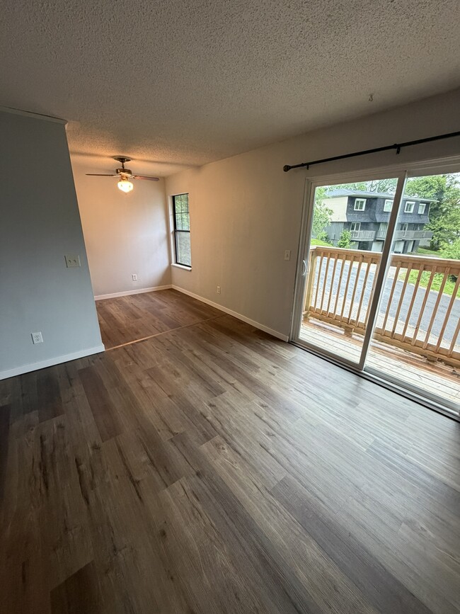 Living Room - 1002 Cherokee St Unit D