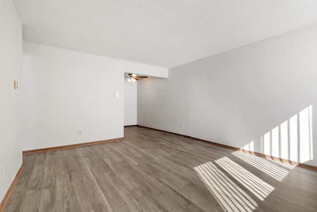 Photo - Oak Place Apartments