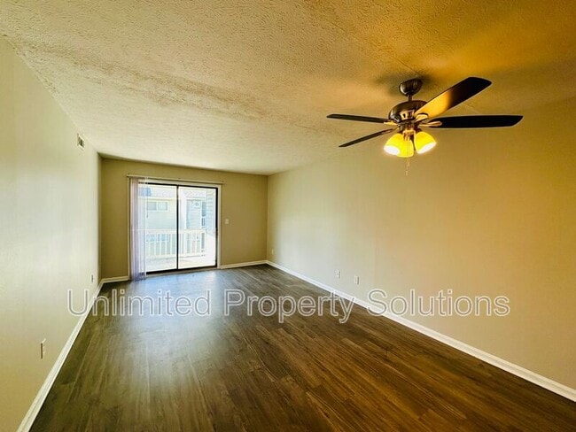 Photo - 215 Sunn Aire Ct