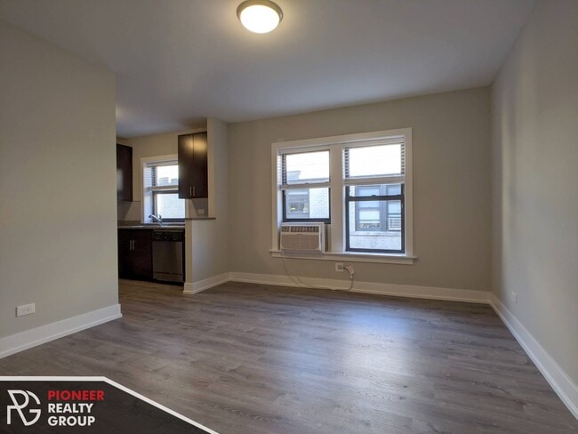 Photo - 711 W Brompton Ave