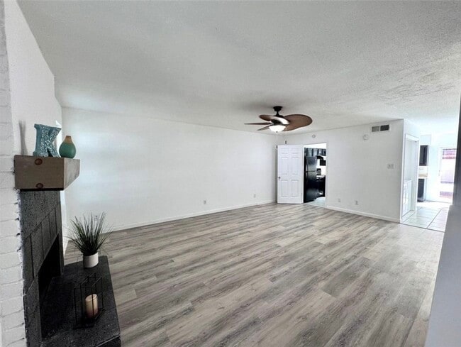 Photo - 9901 Sharpcrest St Unit M6