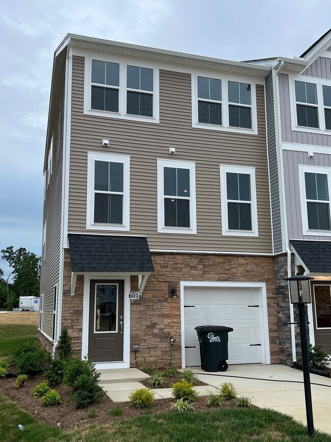 601 EKING GREEN DR GLEN ALLEN VA 23060 Townhome Townhome Rental in