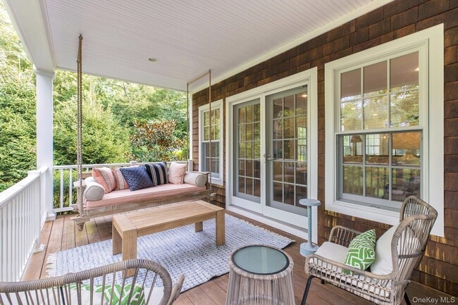 Photo - 590 Soundview Ave