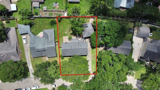 Photo - 3923 Cypress Lake Dr