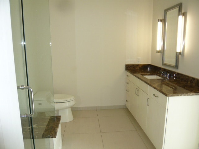 Guest Bath - 1065 Peachtree St NE Unit 3303