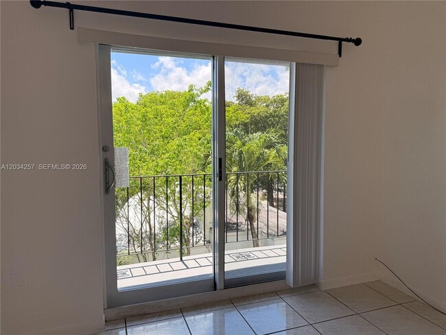 Photo - 1860 SW 22nd St Unit 11