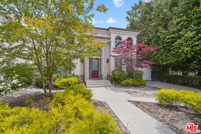 Photo - 248 S Swall Dr