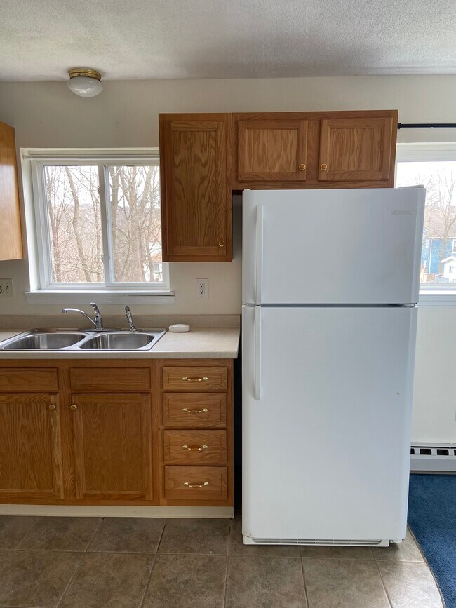 371 Hillside Ave Apartments Unit 371 Hillside Avenue Naugatuck, CT