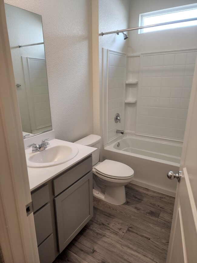 Photo - 1008 Maple Way Unit 2nd Room