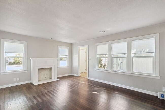 Photo - Location, Light & Lifestyle! 3-Bedroom Tul...