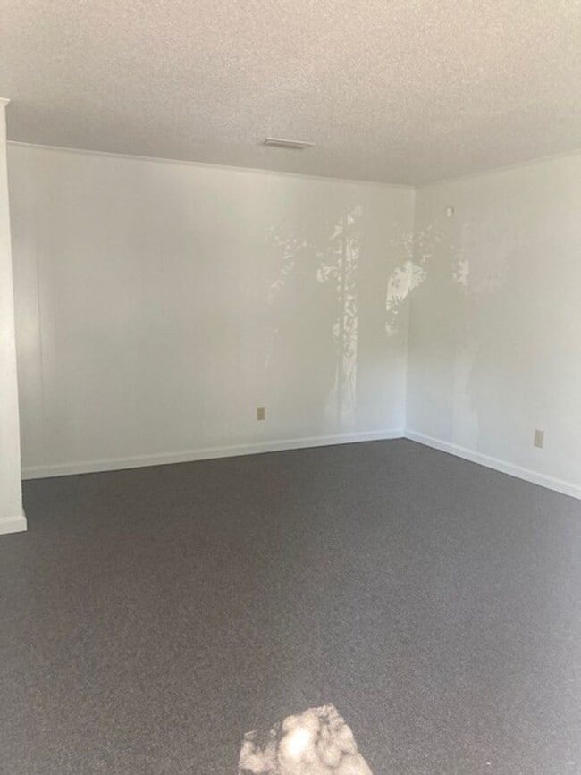 Photo - Moss Point 3 Bedroom