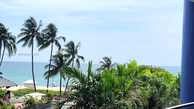 Photo - 5161 Collins Ave Unit 412