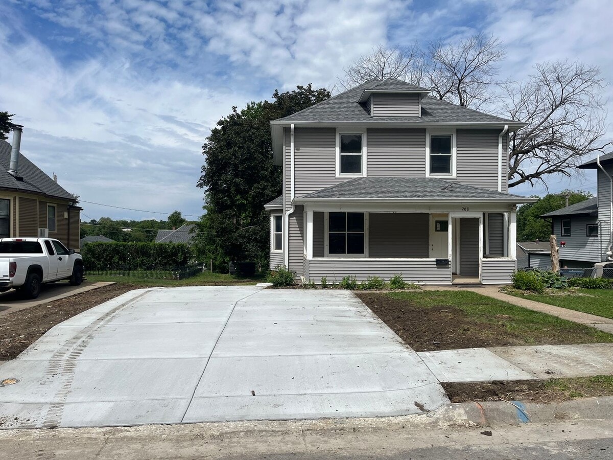 4BR House in Midtown - 4BR House in Midtown