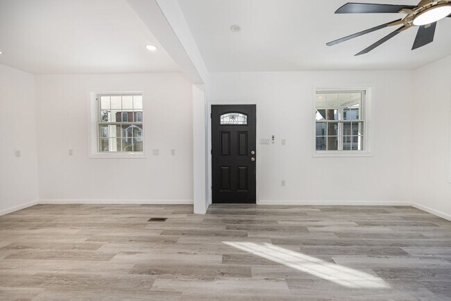 Photo - 3 Bedroom 2.5 Bath Beautiful Home