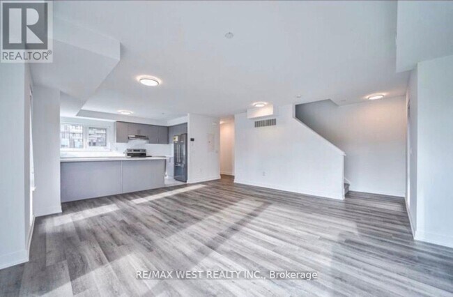 Photo - 185 Veterans Drive
