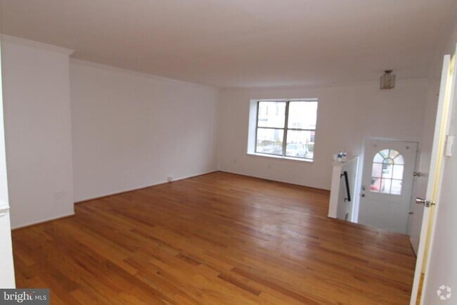 Building Photo - 14946 Enterprise Ln Rental