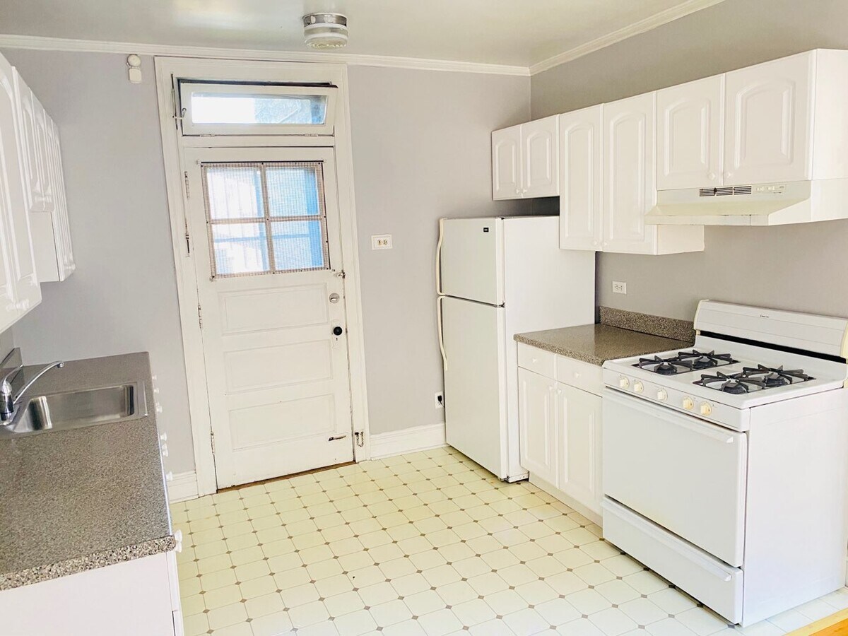 Photo - 1335 W Carmen Ave Unit 3B