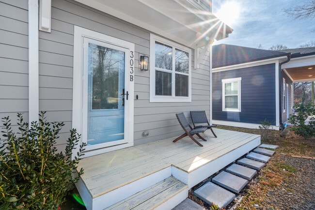 Photo - 303 Spruce St