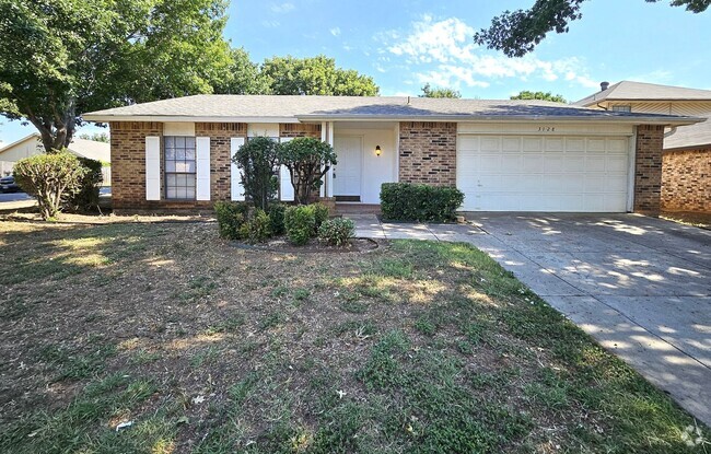 Building Photo - $2000 - Beautiful Family Home, Crowley ISD