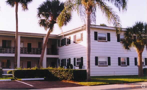 Colonial Arms Apartments - Colonial Arms Apartments