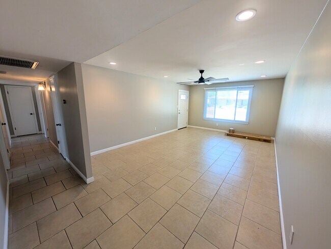 Photo - 1639 E Wesleyan Dr