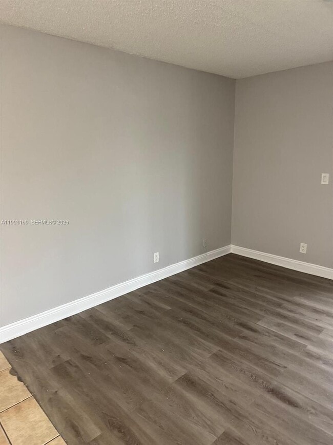 Photo - 5780 Rock Island Rd Unidad 362