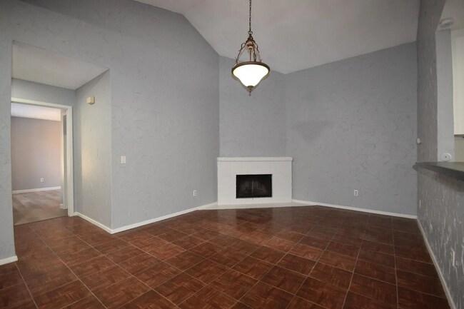 Photo - 115-117 W Timberview Lane Unit 115