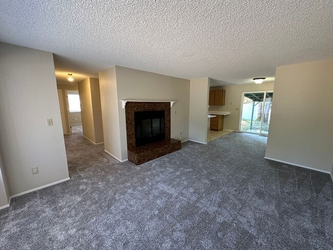 Photo - 813 Haskell Ct
