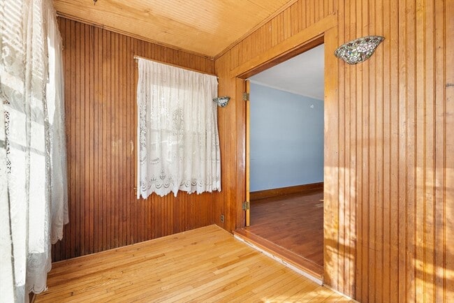 Photo - 92 Sayles St