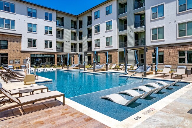 Resort-Like Pool - The Elm at River Park