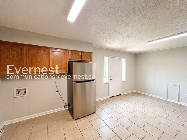 Photo - 2372 Ashland Dr