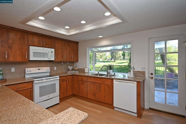 597 St George Rd