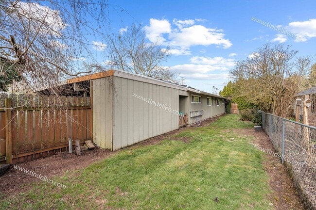 Photo - Cozy 2-Bedroom Duplex with Water/Sewer/Garbage & Lawncare Included!