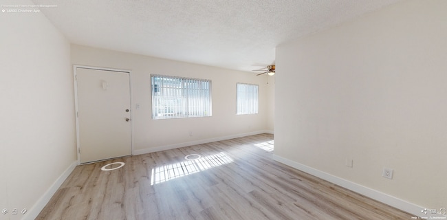 Photo - 14800 Chadron Ave