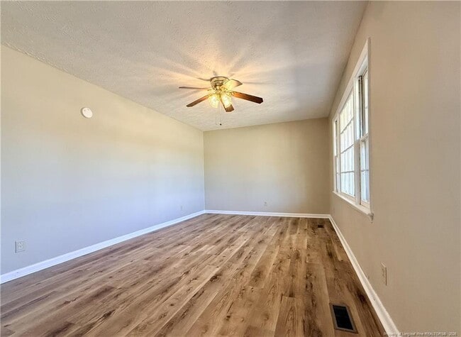 Photo - 832 Fresno Dr