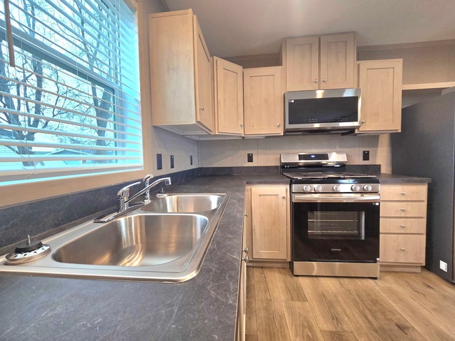 Photo - 119 Georgia St