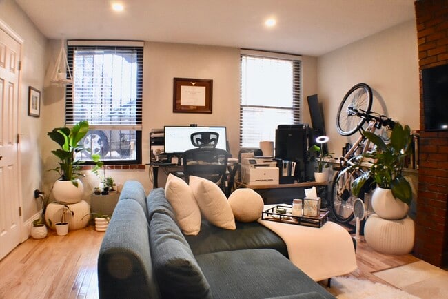 Building Photo - 31 Fairfield St Unit 1 Rental