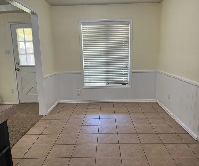 Photo - Charming 4 Bedroom in The Meadows